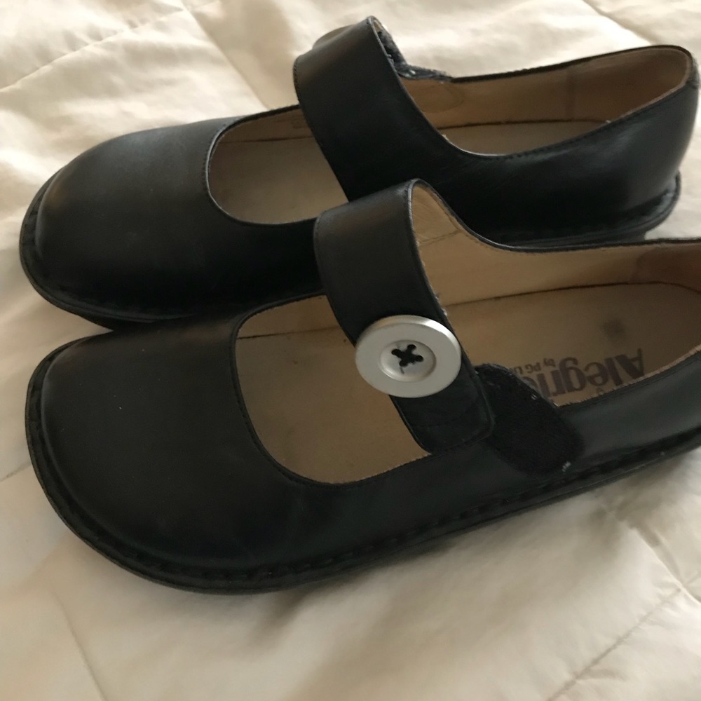 Ladies ALEGRIA “Dayla” shoes Size 7 ( 37 Euro)
